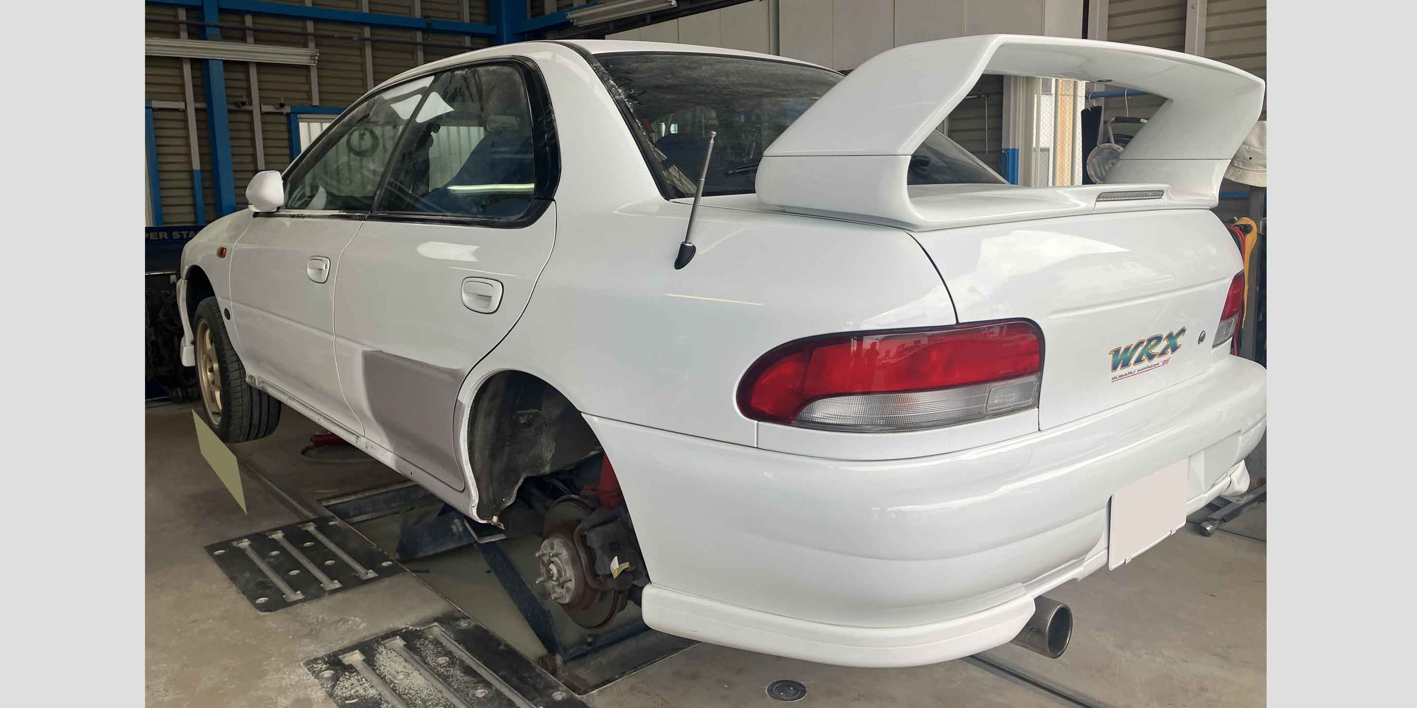 GC8左リアバンパー修理